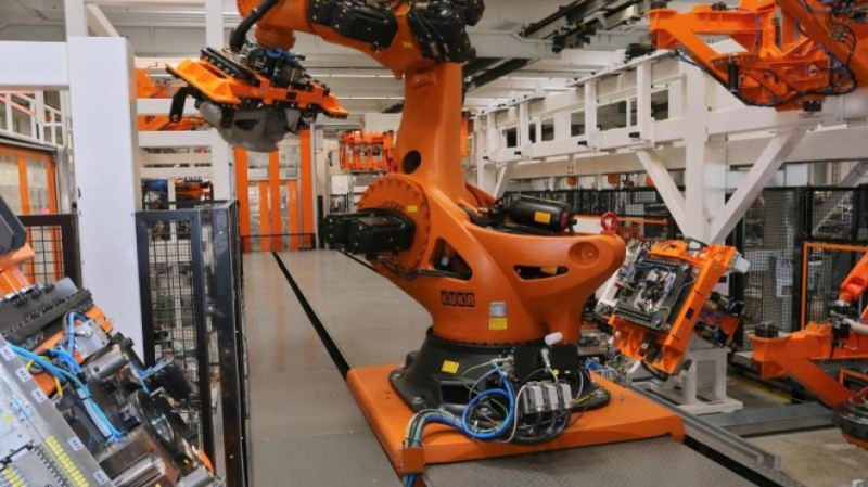 现代机器人可以替代德国工业中多达30万个工作岗位